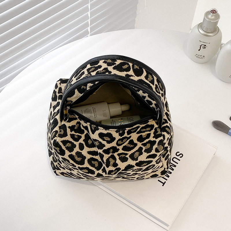 Kosmetyczka w panterkę Luksuso – Luxury Skincare China recenzja i cena